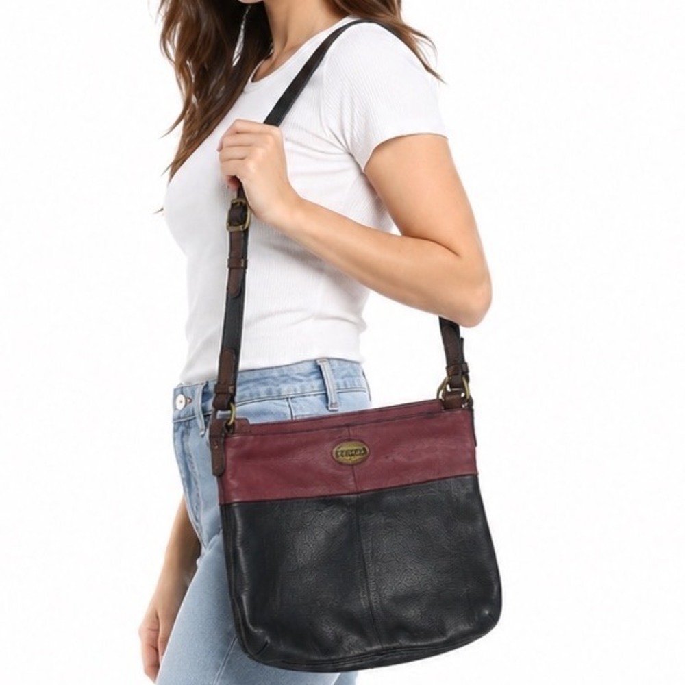 Fossil Explorer Vintage Y2K Genuine Leather Burgundy Multi Pocket Crossbody Bag